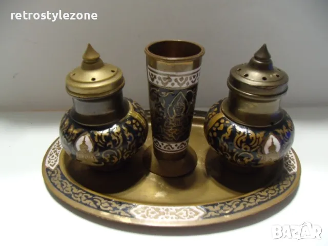 № 7798 стар метален / месингов комплект солнички с поставка, снимка 2 - Други ценни предмети - 48420364