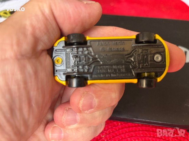 Hot wheels-Aston Martin, снимка 6 - Колекции - 42175383