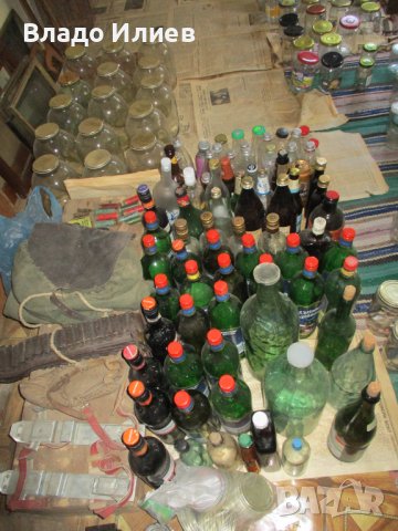 Бутилки с винтови и пластмасови капачки и с тапи разнообразни в отлично състояние