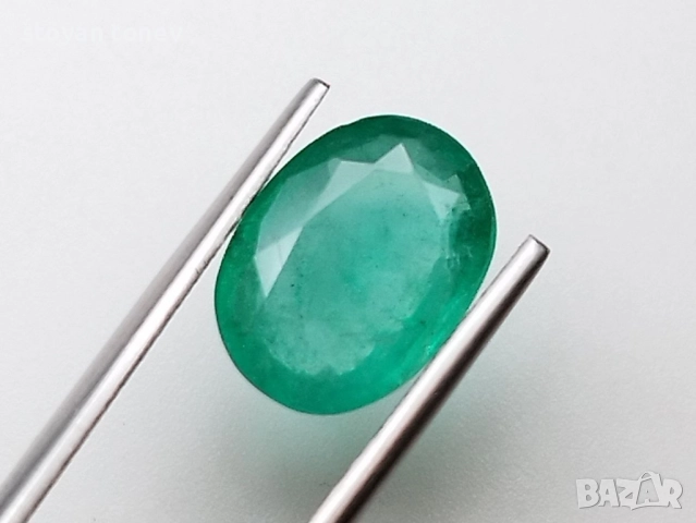 Колумбийски изумруд с красив зелен цвят 1.46кт.! Сертифициран! Нов!, снимка 12 - Други - 52150743