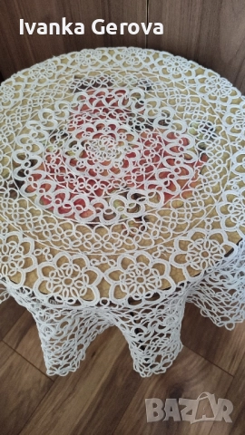 Комплект от покривка 75см и салфетки различни по големина,за празнична украса , снимка 3 - Декорация за дома - 51887162