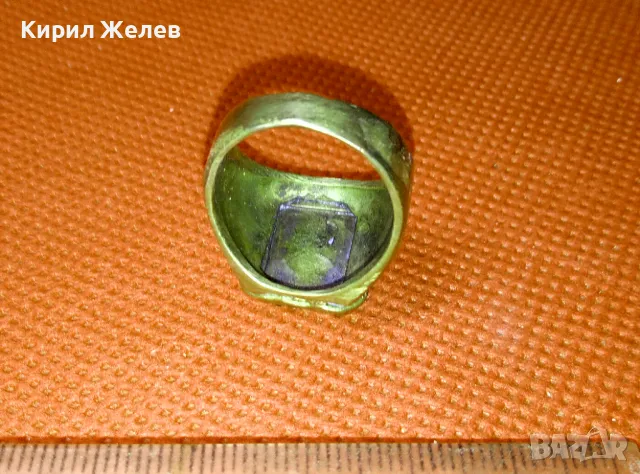 ПОЗЛАТЕН БРОНЗОВ ПРЪСТЕН РЕПЛИКА КОПИЕна АНТИЧЕН с РЕЛЕФНО ИЗОБРАЖЕНИЕ Тип ГЕМА на РИМСКИ ВОИН 44127, снимка 5 - Антикварни и старинни предмети - 47282551