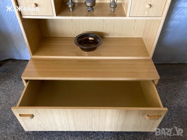 Стилен шкаф/витрина, снимка 5 - Секции и витрини - 54085669