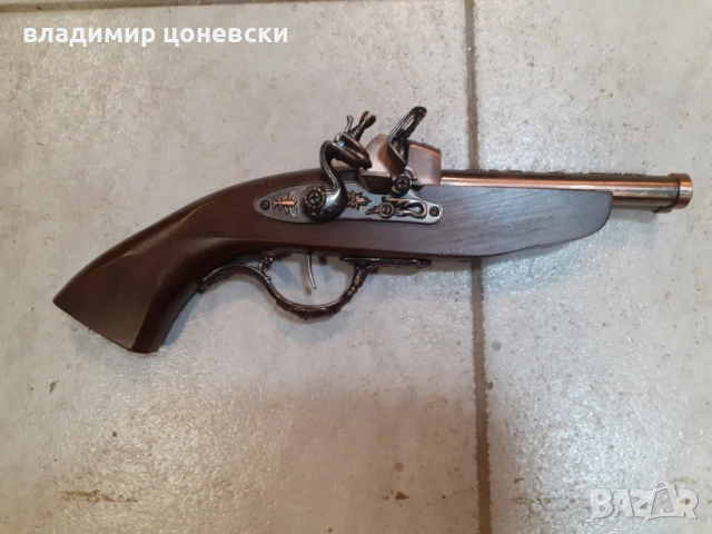 Красив кремъчен пистолет,пищов,оръжие