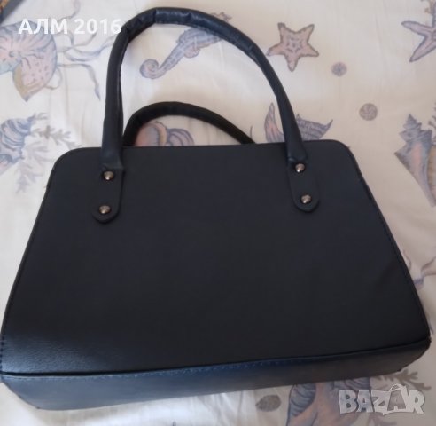 Тъмносиня дамска чанта, снимка 2 - Чанти - 36911862