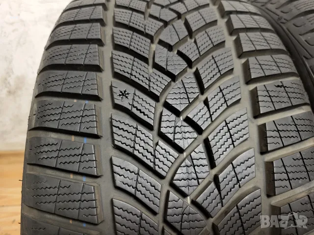 235/40/19 Goodyear / зимни гуми, снимка 4 - Гуми и джанти - 55923400