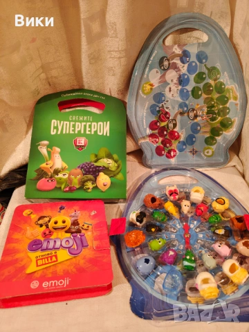 Колекция от популярни детски игри и албуми за събиране на фигурки,