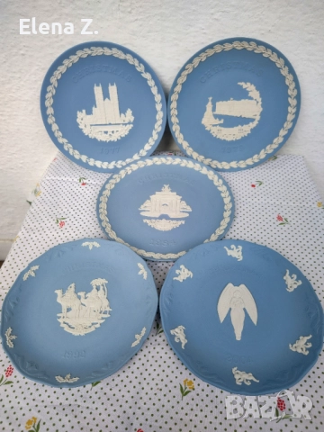 5 винтидж коледни чинии Wedgwood Jasperware