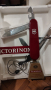 РЕДКАЖ Реклама за Витрини Гигантски рекламен нож ножка ножче Victorinox 1970 година  , снимка 1 - Антикварни и старинни предмети - 44114863