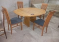 Комплект масивна разтегателна маса с 4 стола, снимка 1