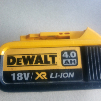 Батерия Dewalt 4ah, снимка 1 - Винтоверти - 44572291