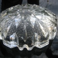 Голям кристален пепелник , снимка 4 - Антикварни и старинни предмети - 39503535