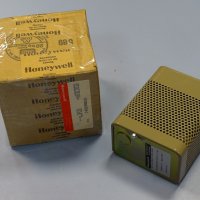 Комбиниран сензор за влажност и температура Honeywell H7508A1018, снимка 9 - Резервни части за машини - 34903650