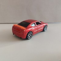 Метална количка Hot Wheels Dodge Charger SRT8 1/64, снимка 5 - Колекции - 39540119