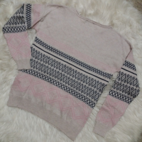 КРАСИВА блуза от тъничко, фино и еластично плетиво с розови и сини шарки, снимка 5 - Блузи с дълъг ръкав и пуловери - 44791121