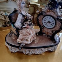 Невероятно красив порцеланов часовник. Каподимонте. , снимка 1 - Антикварни и старинни предмети - 37101951