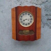 Стенен часовник янтар книга работещ, снимка 1 - Стенни часовници - 34940964