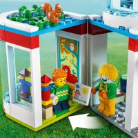 LEGO® City 60330 - Болница, снимка 9 - Конструктори - 40155640
