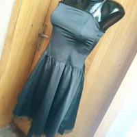  Черна сатенена разкроена рокля С/М, снимка 3 - Рокли - 19277291