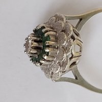 Златен пръстен с брилянт и изумруди, снимка 2 - Пръстени - 34936287