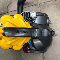 продавам прахосмукачка dyson, снимка 2 - Прахосмукачки - 42143884