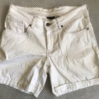 Бели къси дънкови панталони, снимка 8 - Къси панталони и бермуди - 37131370