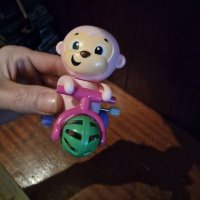 Бебешка играчка маймунка 10 см.розова, снимка 2 - Електрически играчки - 36678936