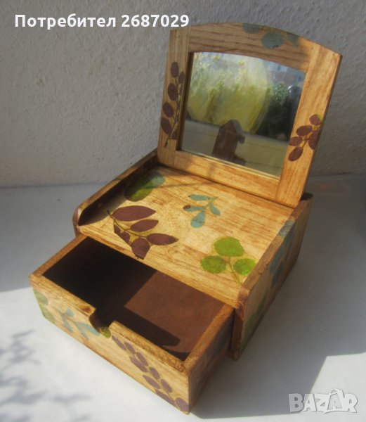 Дървена тоалетка с огледало и  чекмедже и  стара японска кутия за бижута, снимка 1