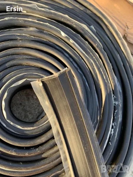 Уплътнителен профил за крайните релси на каравани Fendt цена за метър 20.00 лева, снимка 1