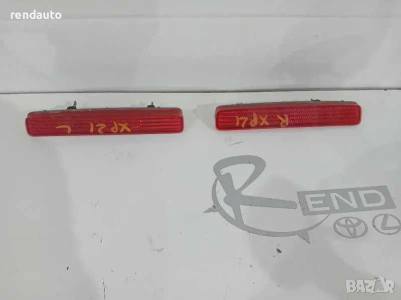 33-17001 Ляв и десен светлоотразители задна броня toyota yaris cross 1.5 hybrid 2019-2024, снимка 1