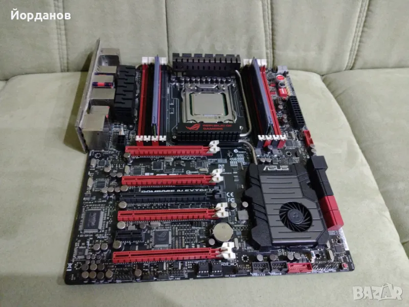 Asus ROG Rampage IV Extreme Socket 2011 + i7 3930K + 8gb. ram Hyper , снимка 1