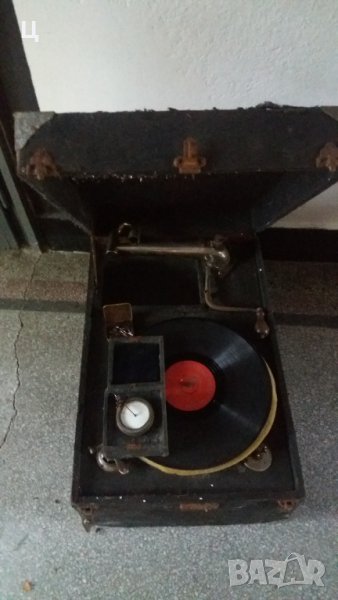 Ретро грамофон с пружина и манивела, снимка 1