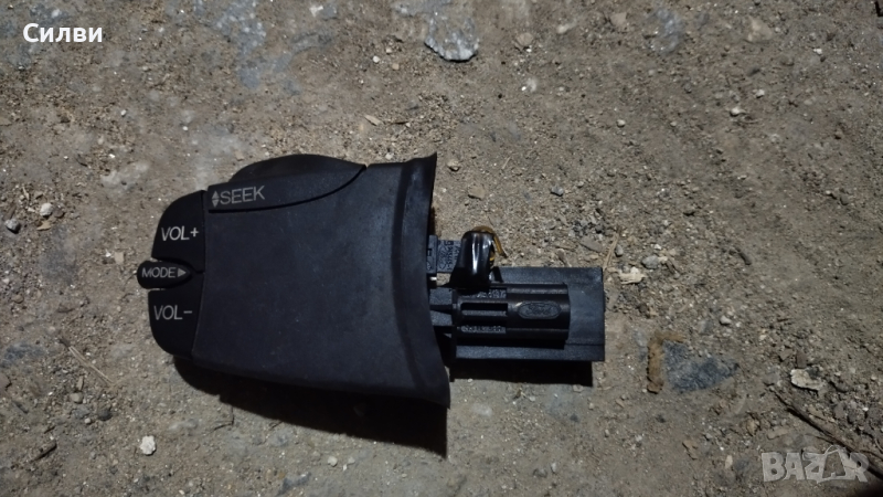 Бутон мулти волан радио за Форд Фокус 1 от Ford Focus I 98AB-14K147-AD, снимка 1