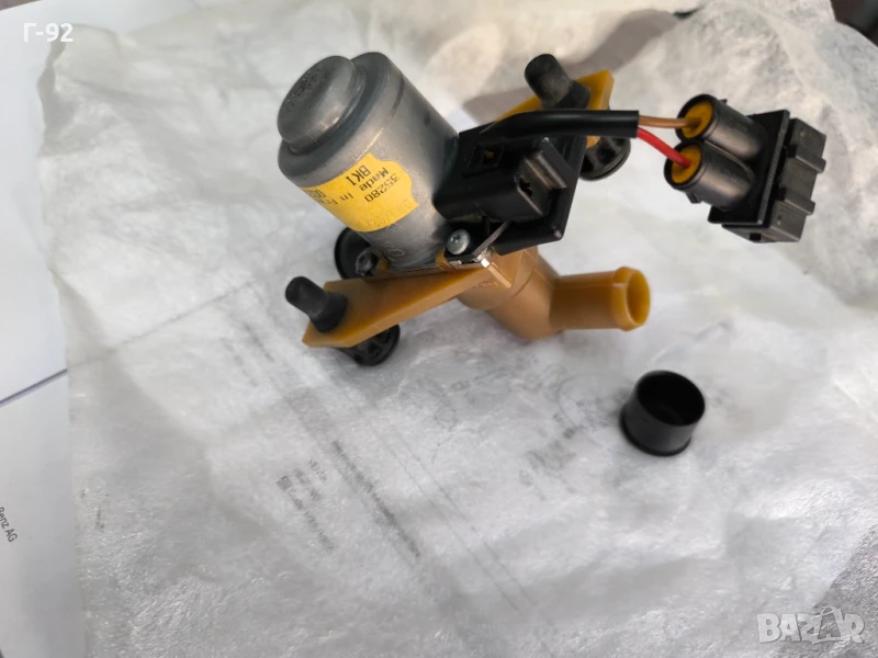 A0028304184**НОВА**Оригинална Част**MERCEDES-BENZ**КЛАПАН ЗА ПАРНО**W 901..., снимка 1