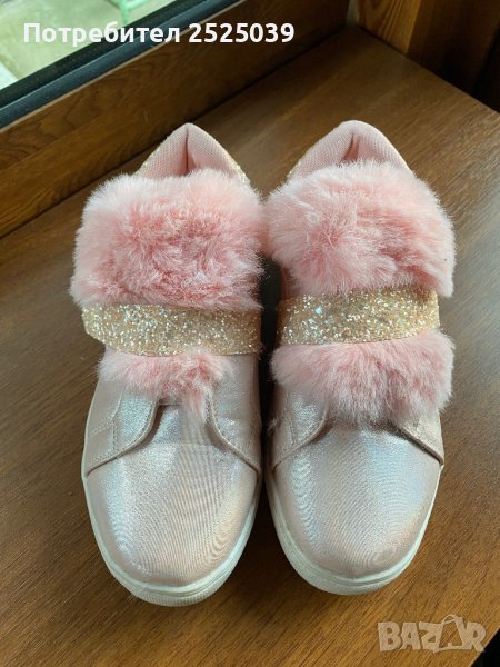 Обувки с пух, снимка 1