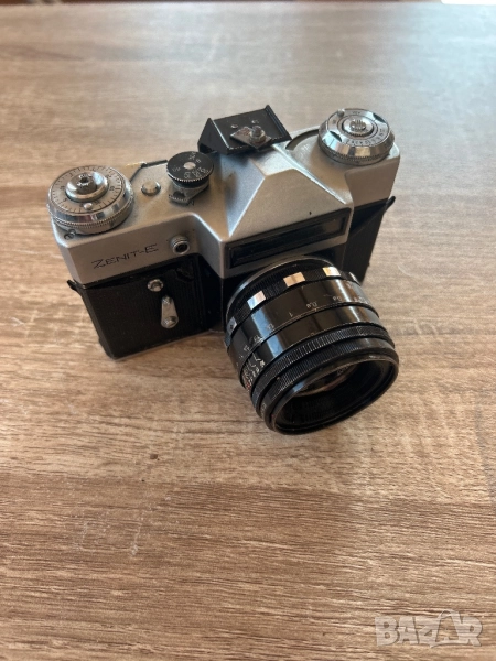 Фотоапарат Zenit-E с обектив helios44, снимка 1