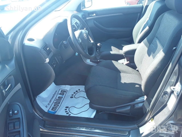 Тойота Авенсис 2.0 D-4D, снимка 10 - Автомобили и джипове - 52913649