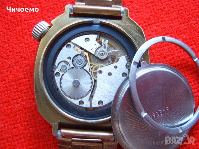 Стари мъжки ръчни  часовници  СССР ера Восток командирски, снимка 6 - Антикварни и старинни предмети - 37419968