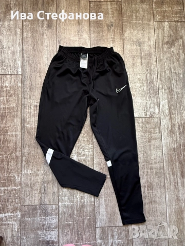 Ново оригинално марково спортно дамско долнище Nike nike Найк , снимка 2 - Спортни екипи - 52515436