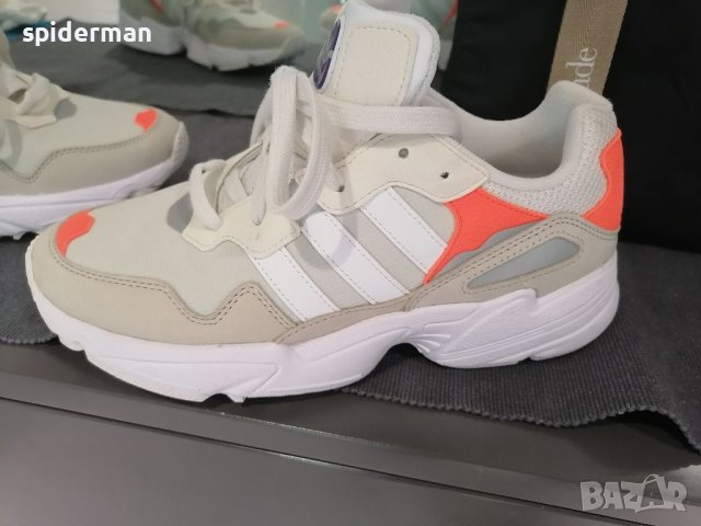 Продавам нови дамски оригинални маратонки Адидас. Нови. 