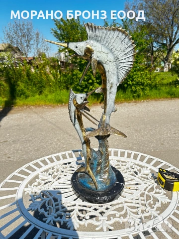 Стилна Бронзова Скулптура „Риби Меч“ – Сребриста Патина (55 см, 5.5 кг)