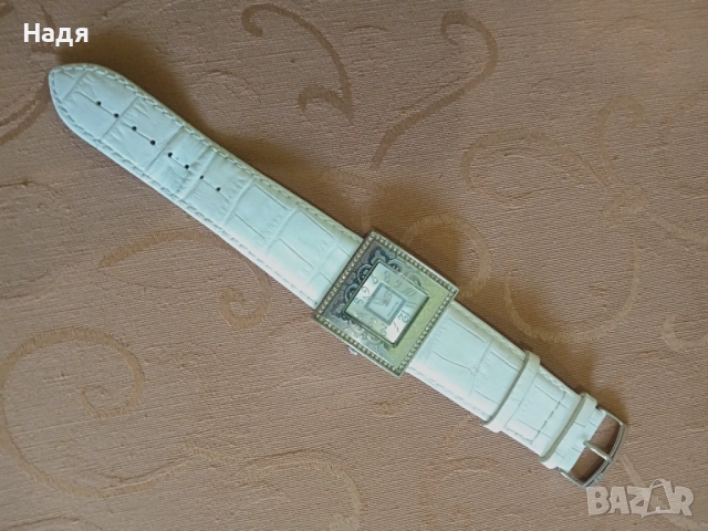 Часовник Paris Hilton, снимка 18 - Дамски - 52315612