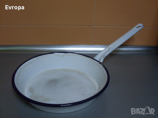 Емайлиран тиган- 22см.