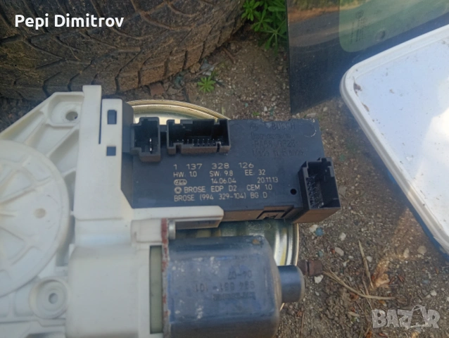 1137328126 двигател за електрически стъкла отпред десен PEUGEOT 407 1.6 HDI 110 2004 117856