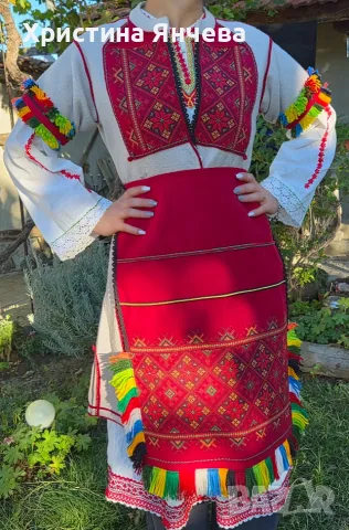 Продавам народна носия 