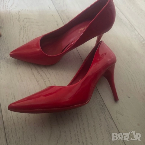 Страхотни червени обувки 