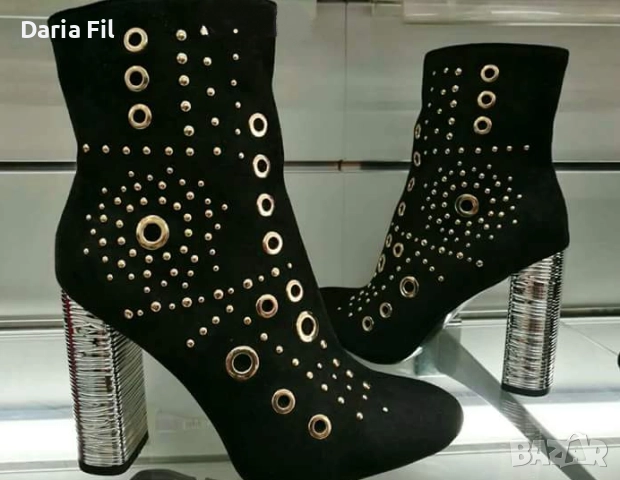 СТРАХОТНИ черни велурени боти със сребристо-златисти кабсички, снимка 2 - Дамски боти - 52871113