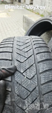 Зимни гуми 235/45 R18 , снимка 5 - Гуми и джанти - 56452106