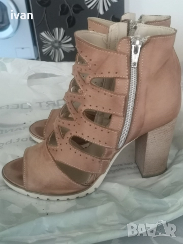 дизайнерски дамски обувки с ток 38 номер Italy, снимка 3 - Дамски обувки на ток - 51866512