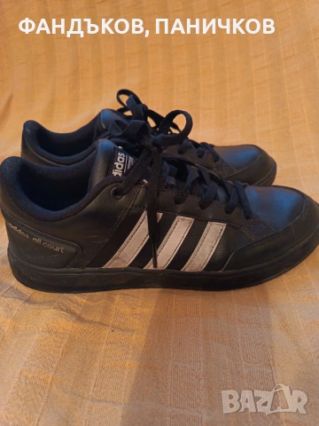 Продавам много запазени оригинални кожени маратонки Адидас, номер 43 1/3 , снимка 2 - Маратонки - 53213359